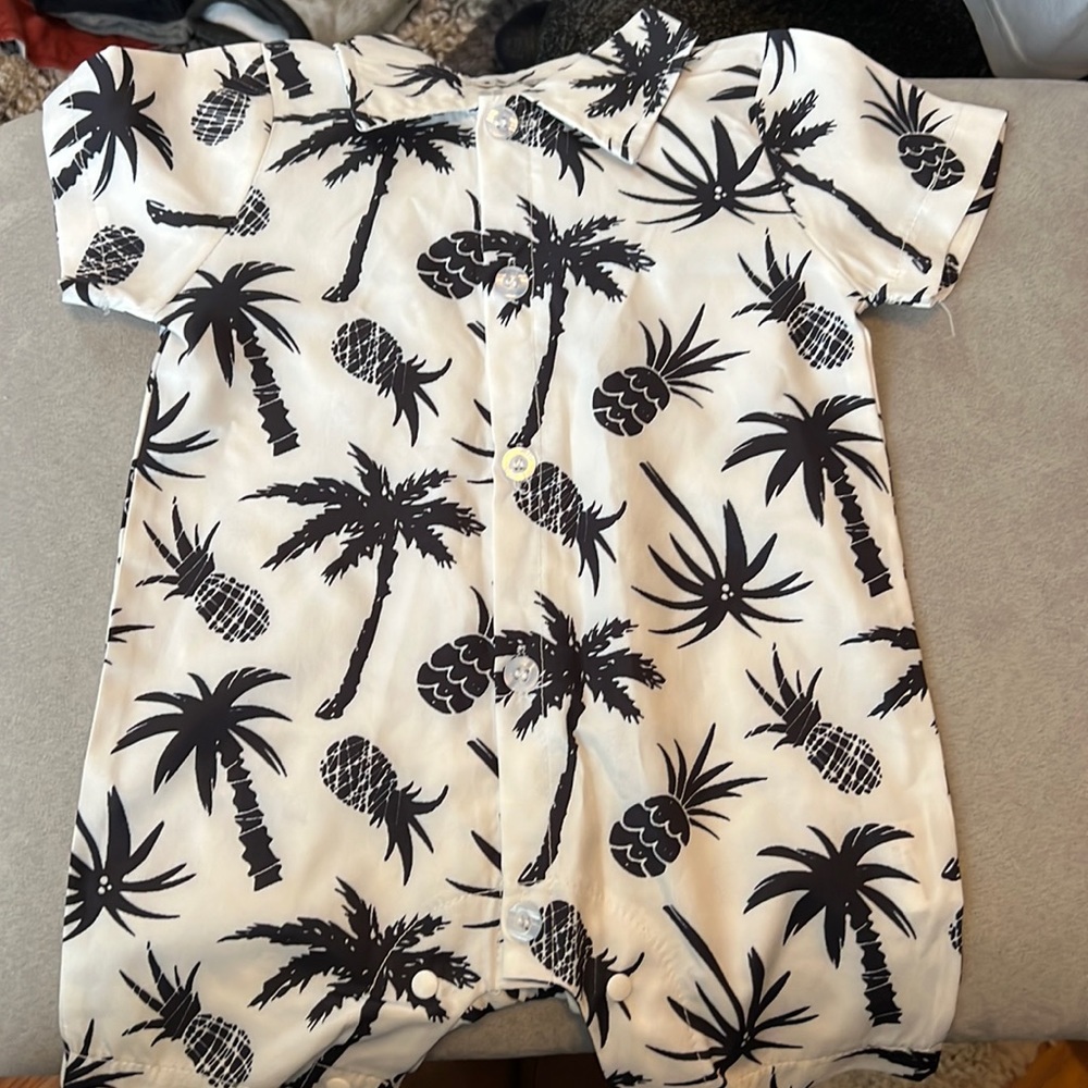 3/6 month Shein jumper (62 on tag) looks to run on bigger side